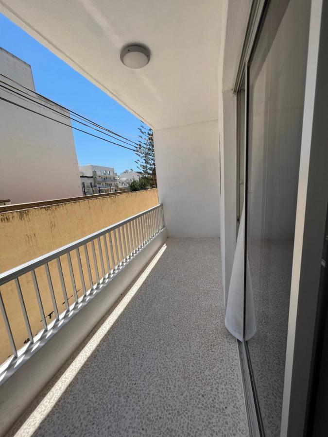 Modern Economy 2 Bedroom Apartment Сейнт Полс Бей Екстериор снимка